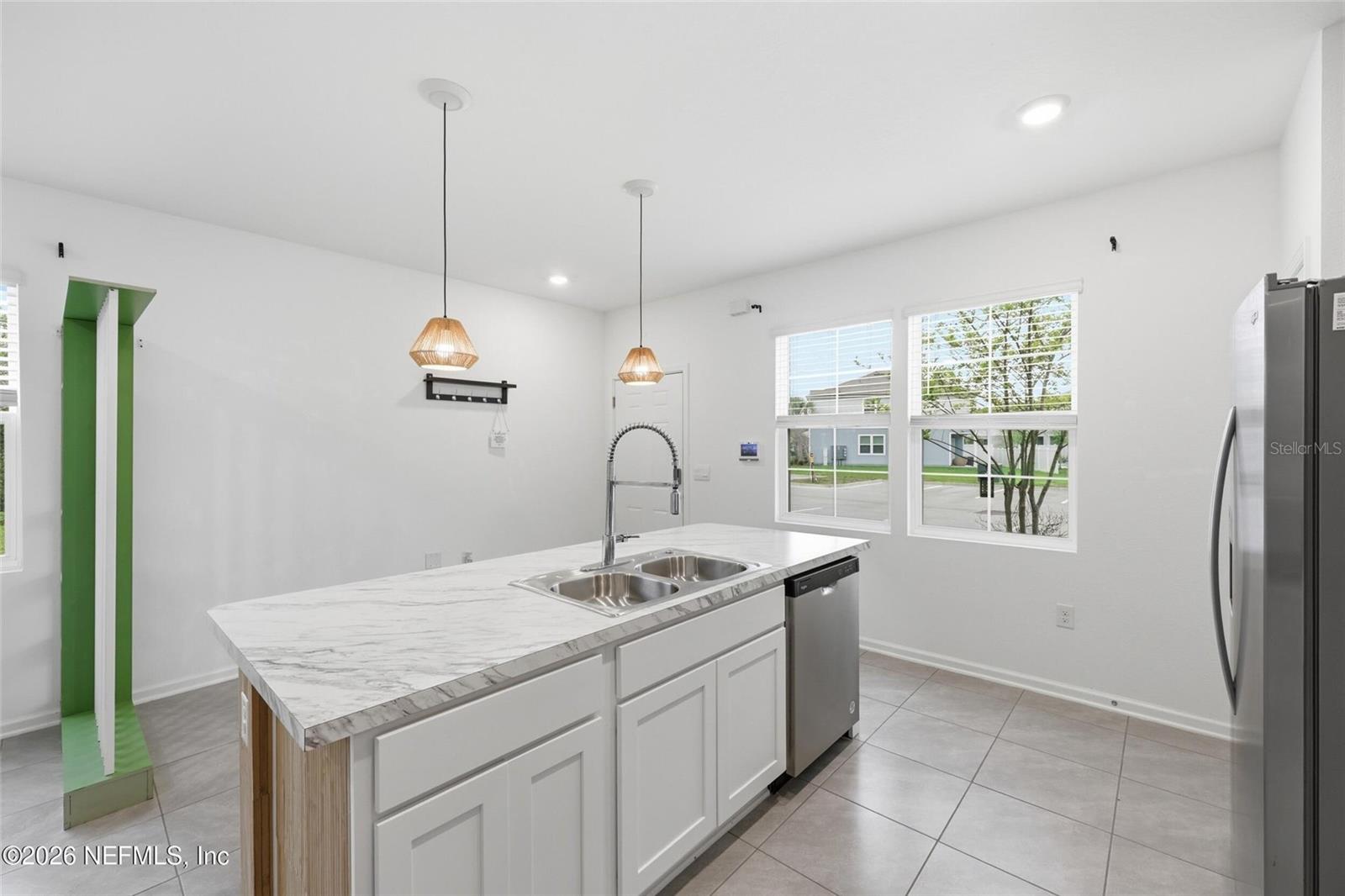 EQUINOX EAST - Residential