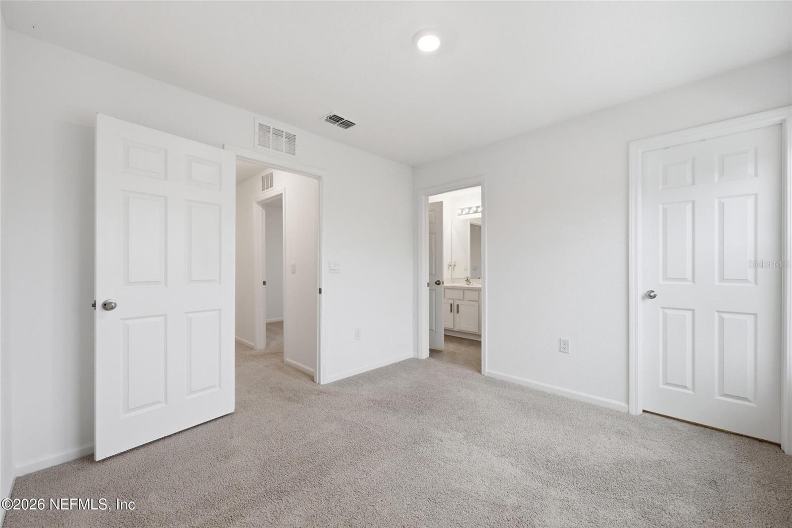 EQUINOX EAST - Residential