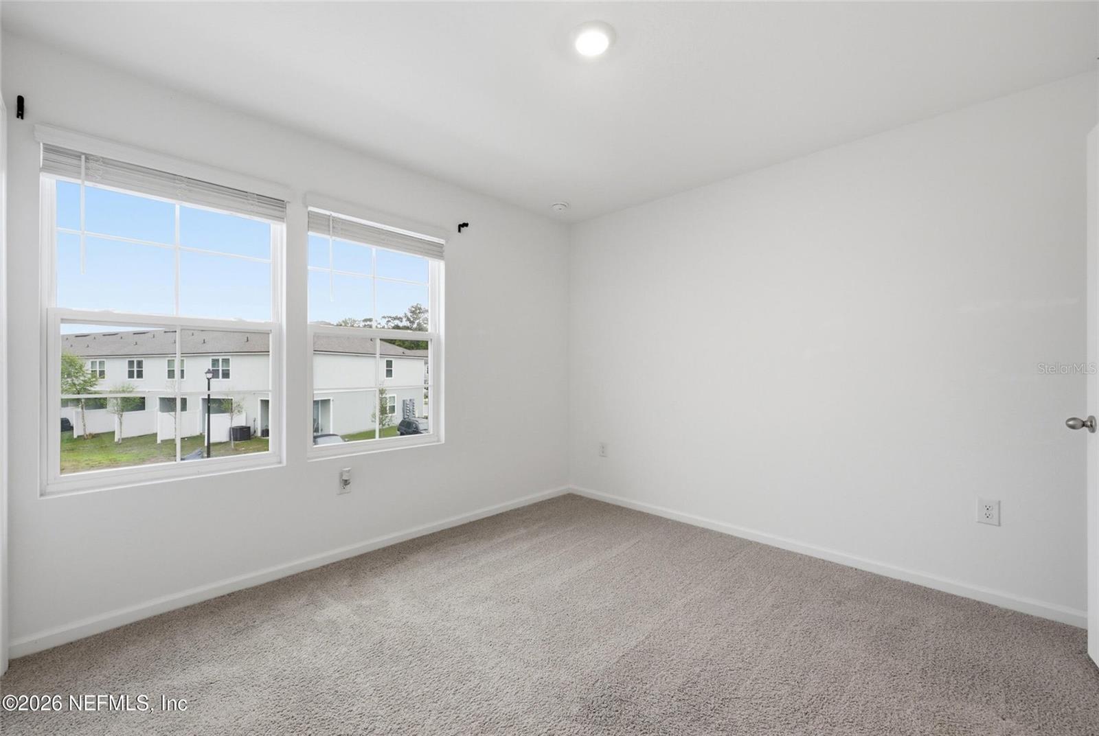 EQUINOX EAST - Residential