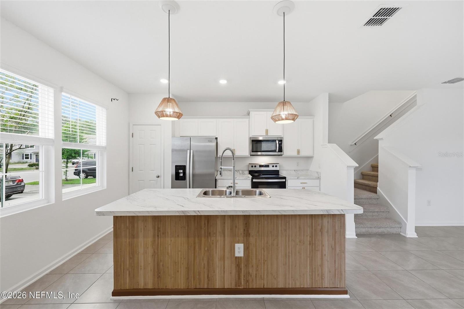 EQUINOX EAST - Residential