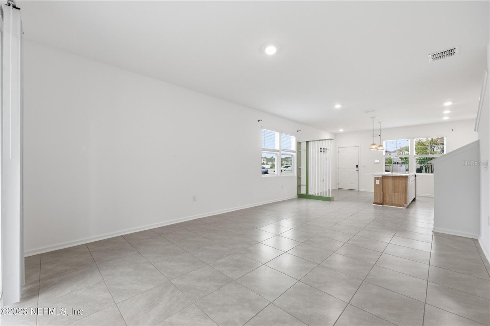 EQUINOX EAST - Residential