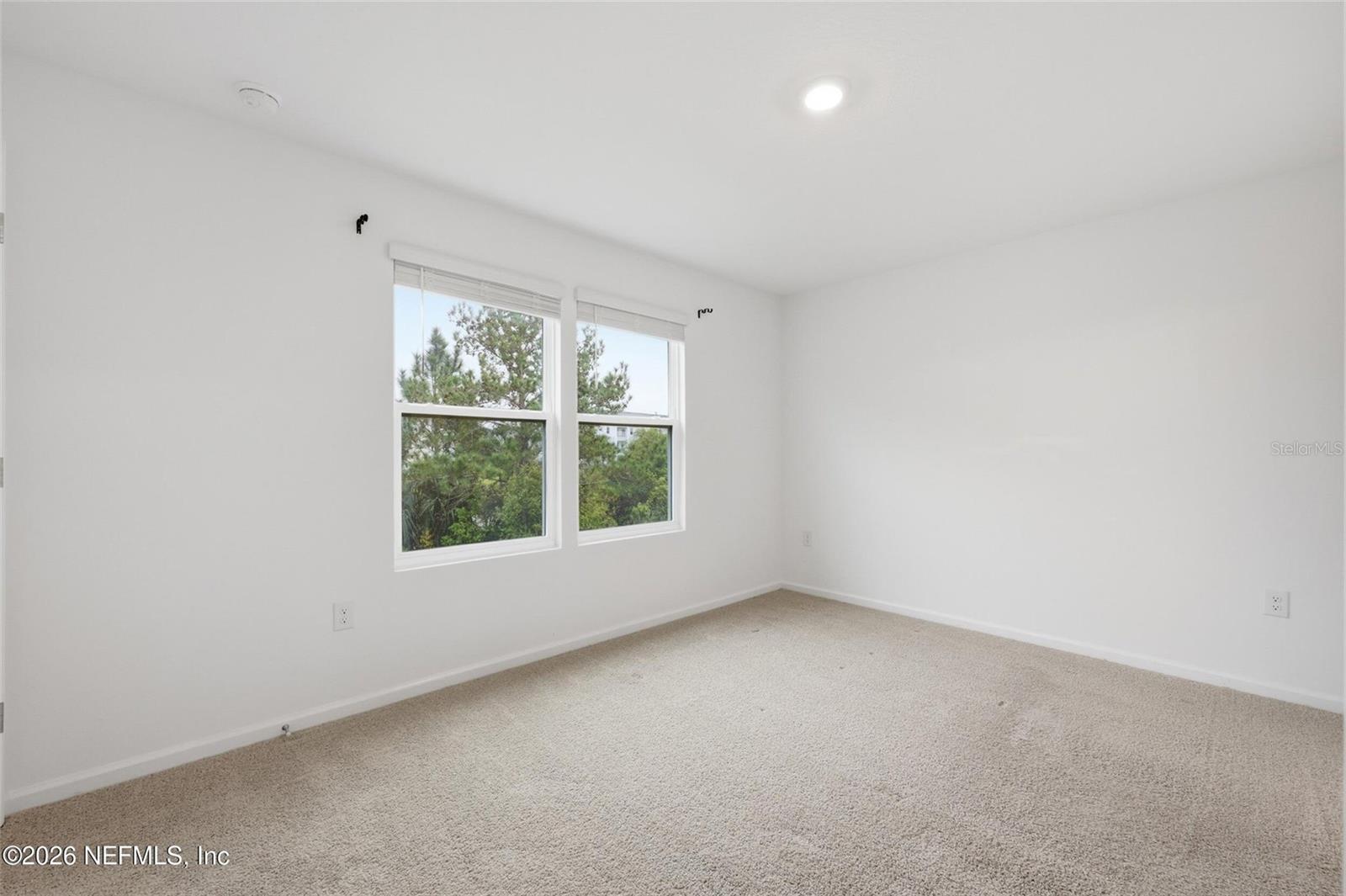 EQUINOX EAST - Residential