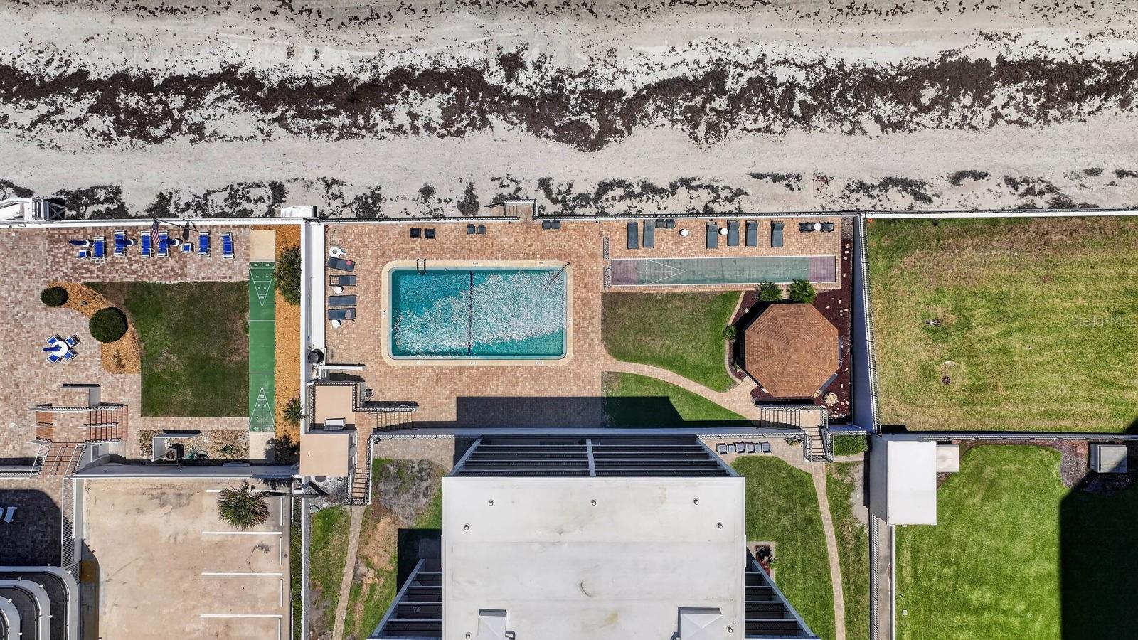DANBURY BREAKERS CONDO - Residential