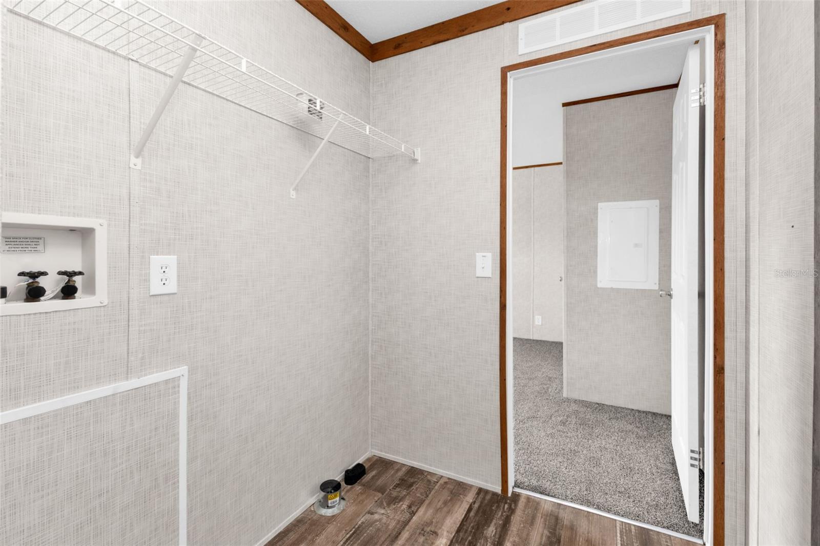 EL JOBEAN WARD 01 - Residential