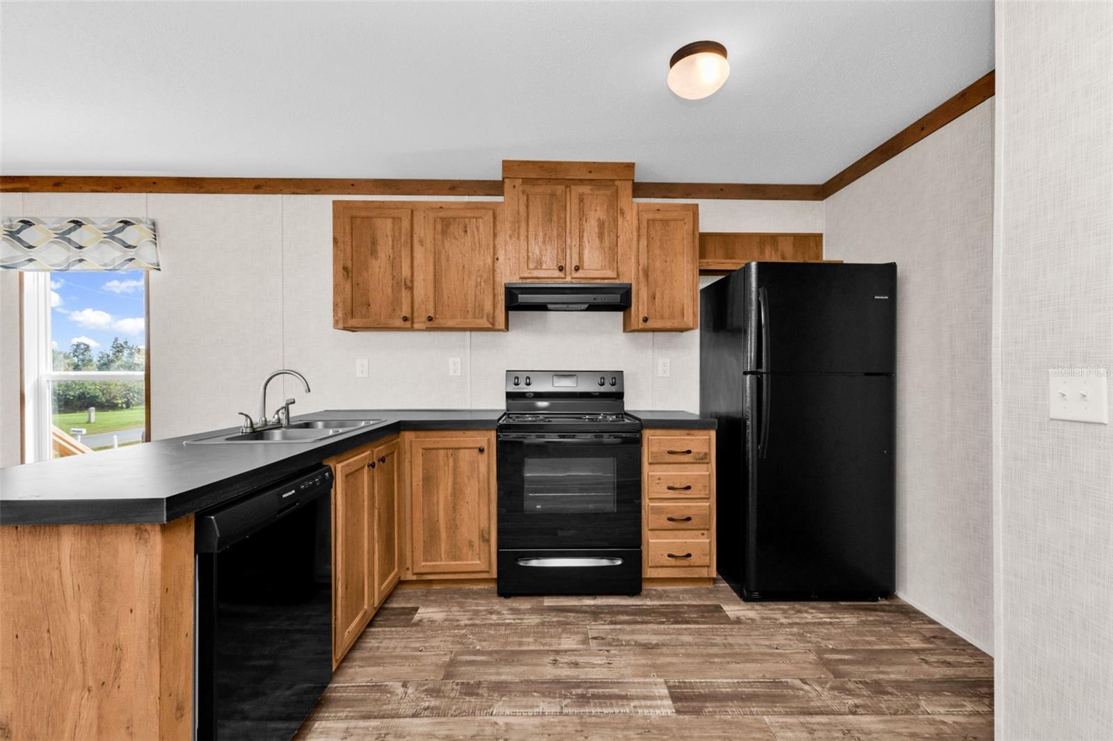 EL JOBEAN WARD 01 - Residential