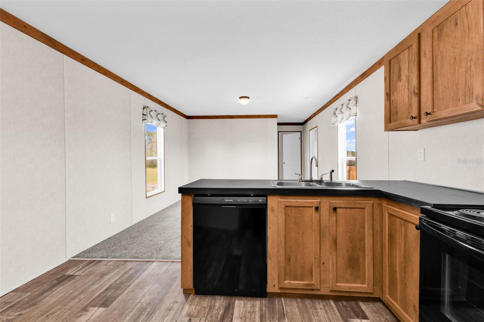 EL JOBEAN WARD 01 - Residential