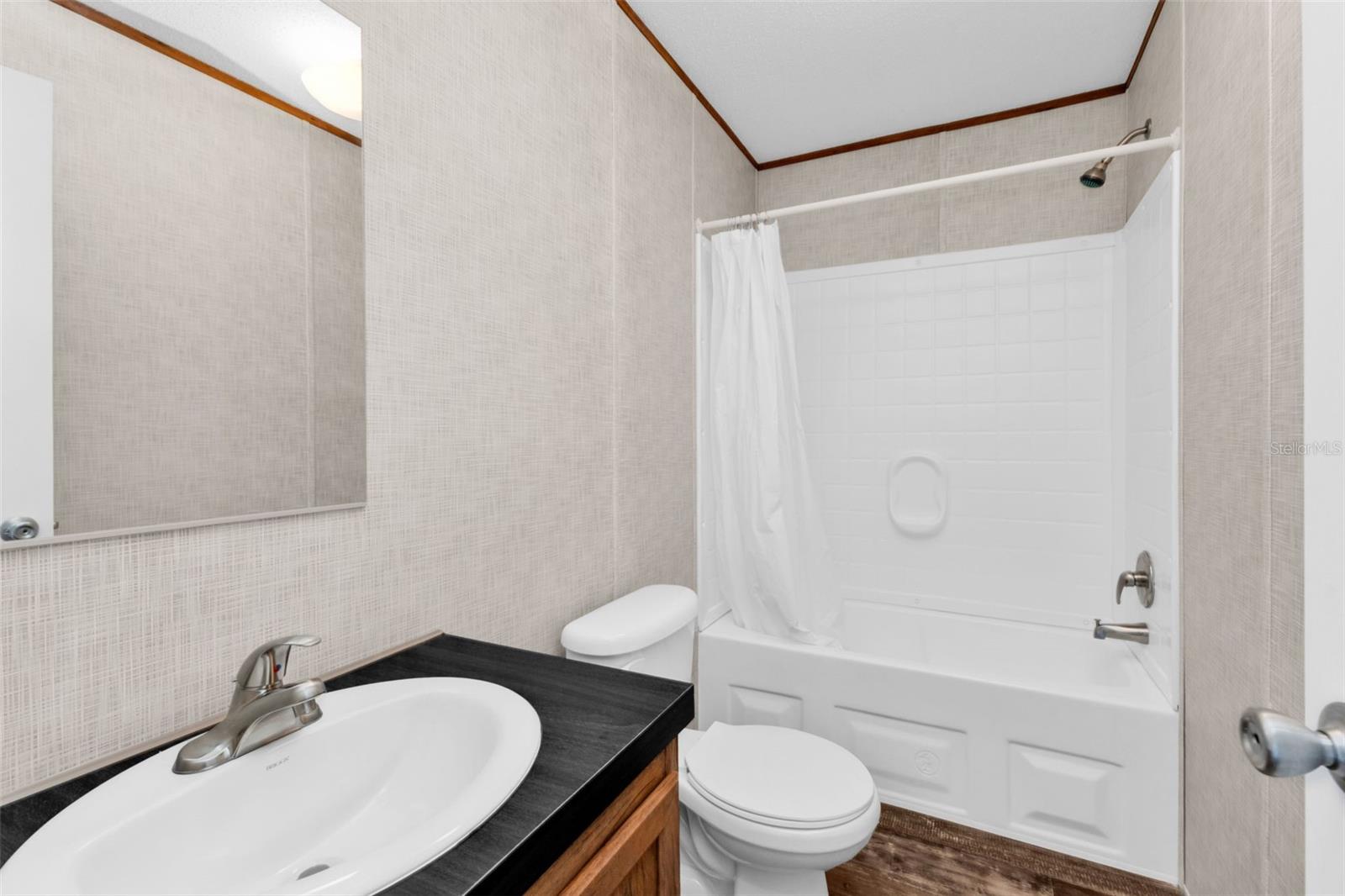 EL JOBEAN WARD 01 - Residential