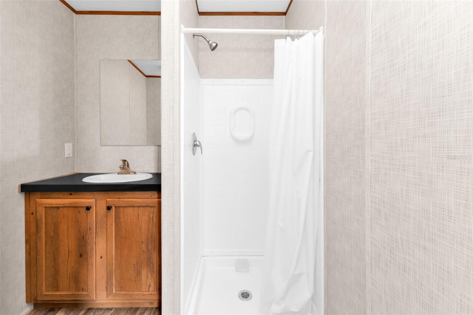 EL JOBEAN WARD 01 - Residential