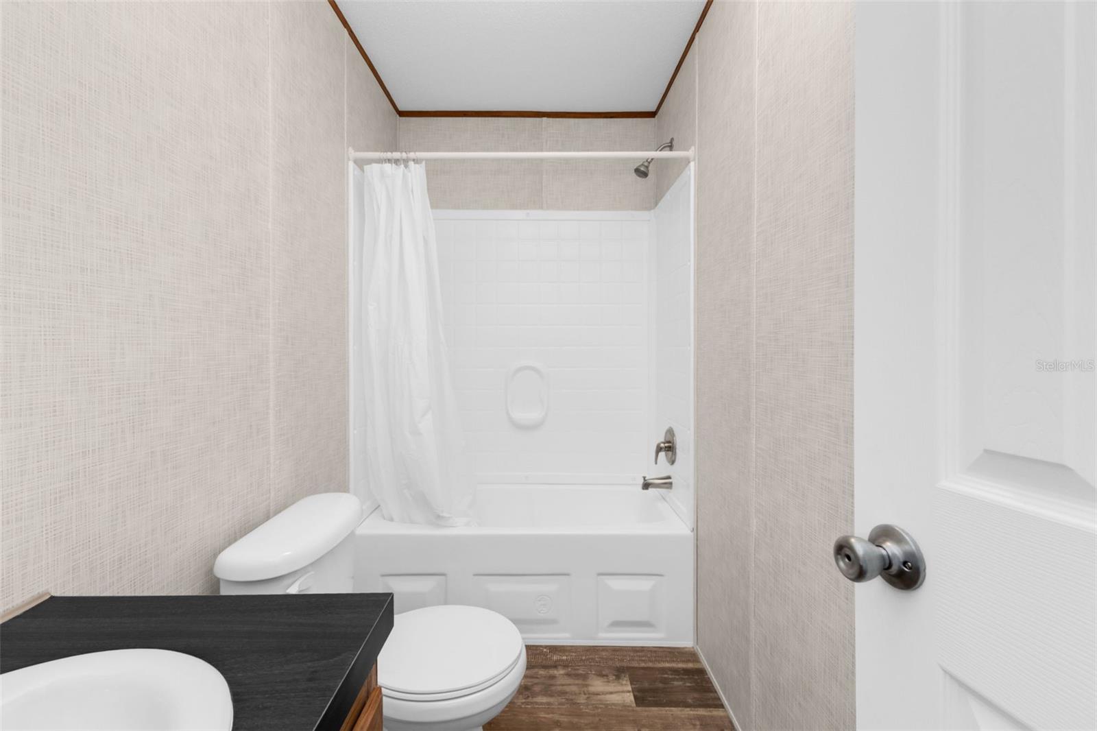 EL JOBEAN WARD 01 - Residential