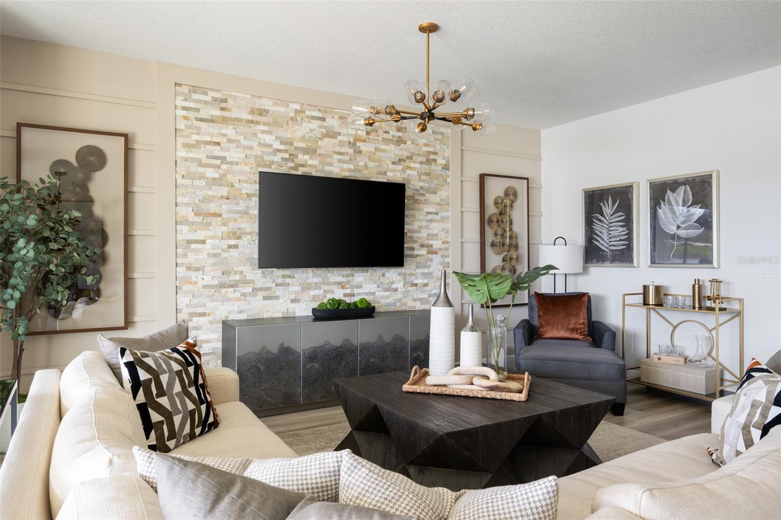 PASADENA WOODS - Residential