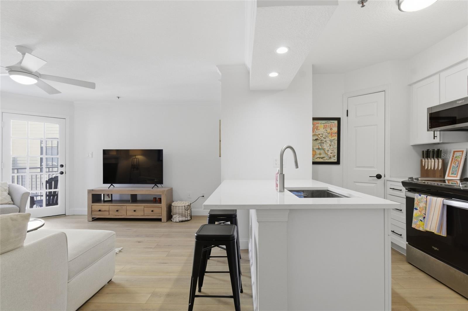 HYDE PARK PLACE II A CONDOMINI - Residential