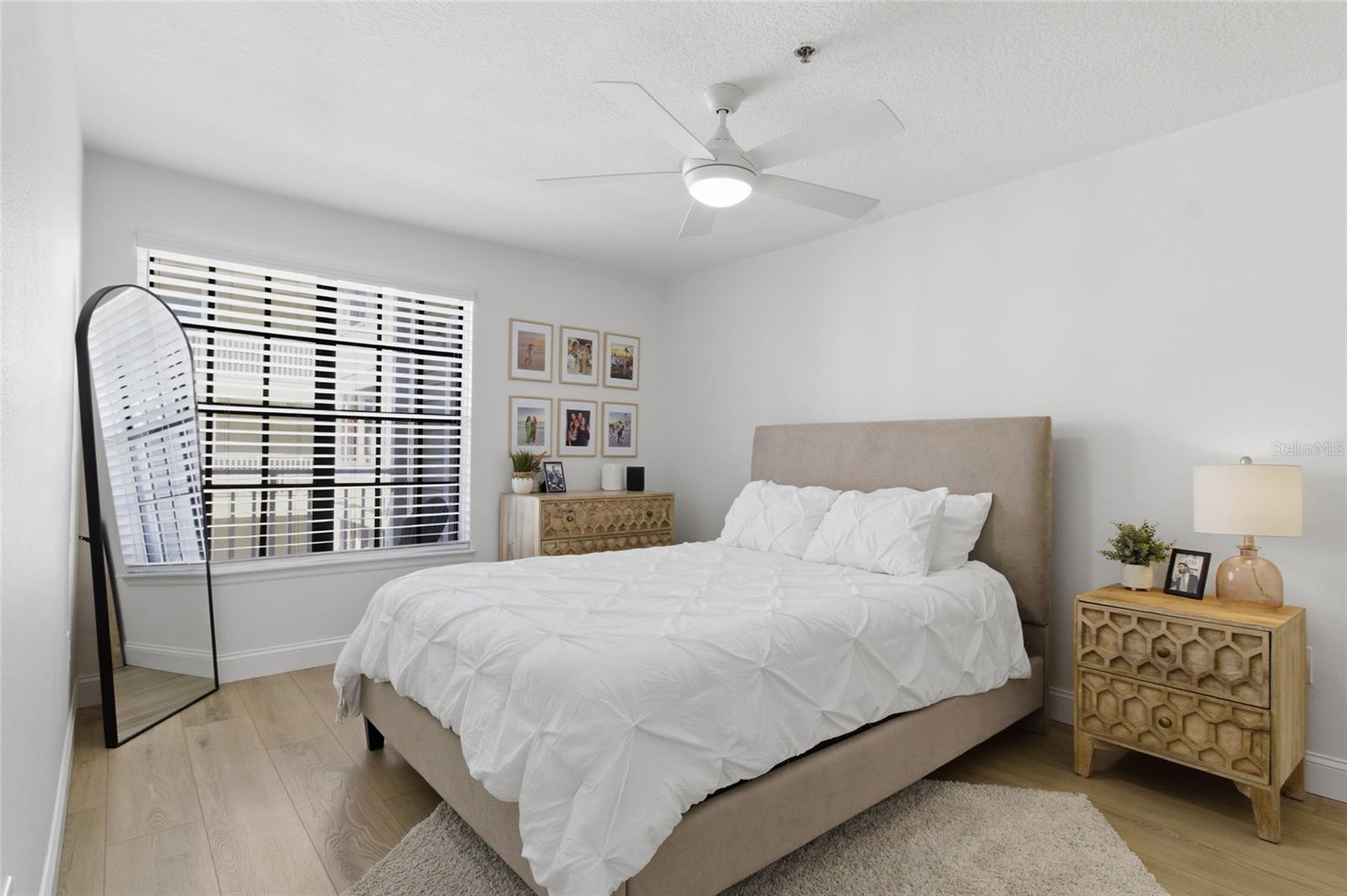 HYDE PARK PLACE II A CONDOMINI - Residential