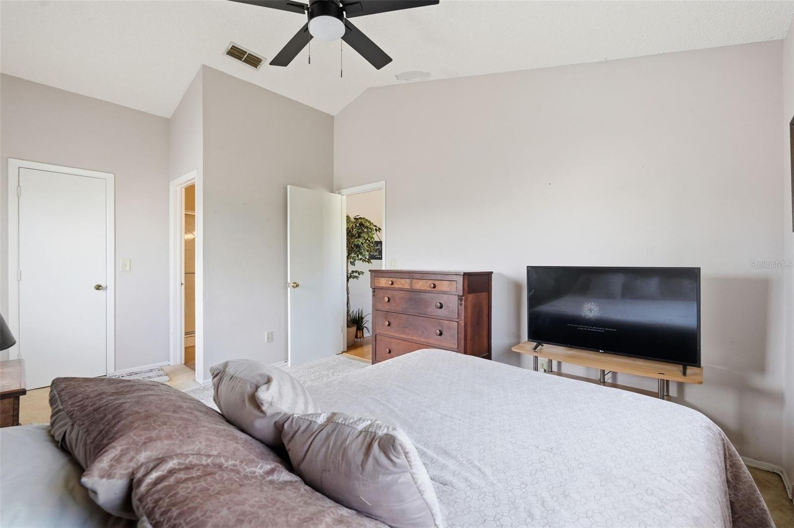 HUNTERS GLEN CONDO - Residential
