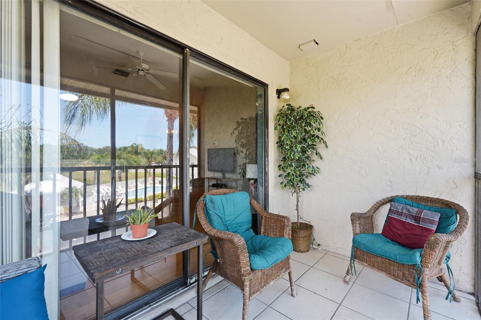 HUNTERS GLEN CONDO - Residential