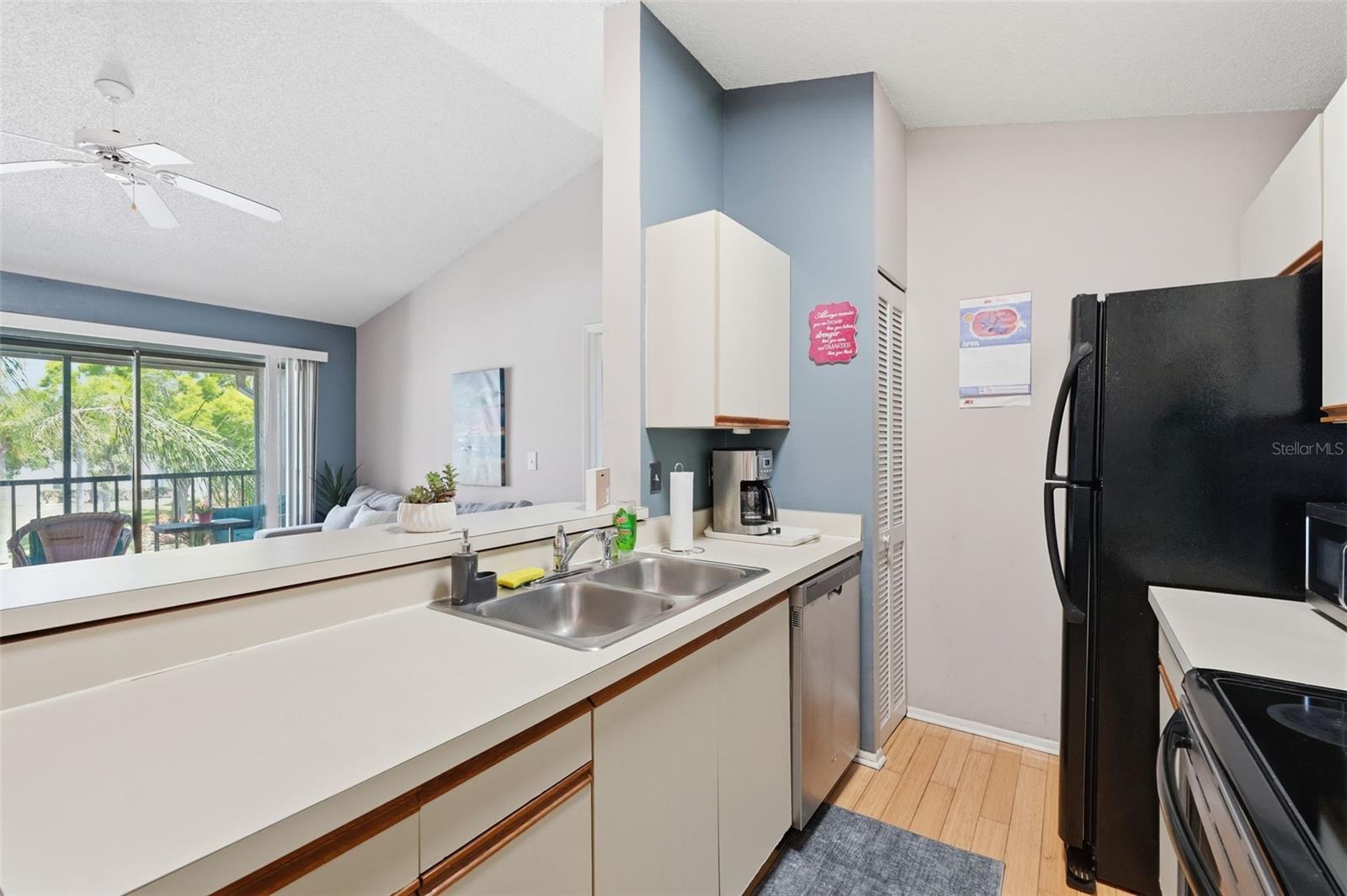 HUNTERS GLEN CONDO - Residential