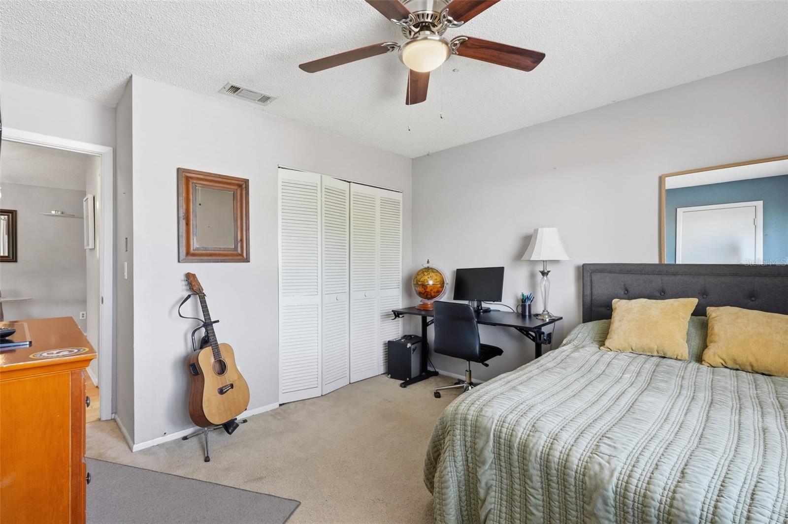 HUNTERS GLEN CONDO - Residential