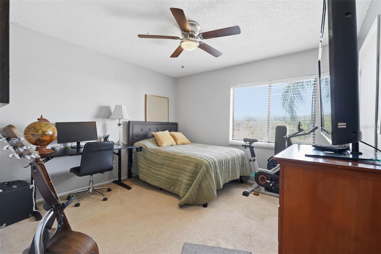 HUNTERS GLEN CONDO - Residential