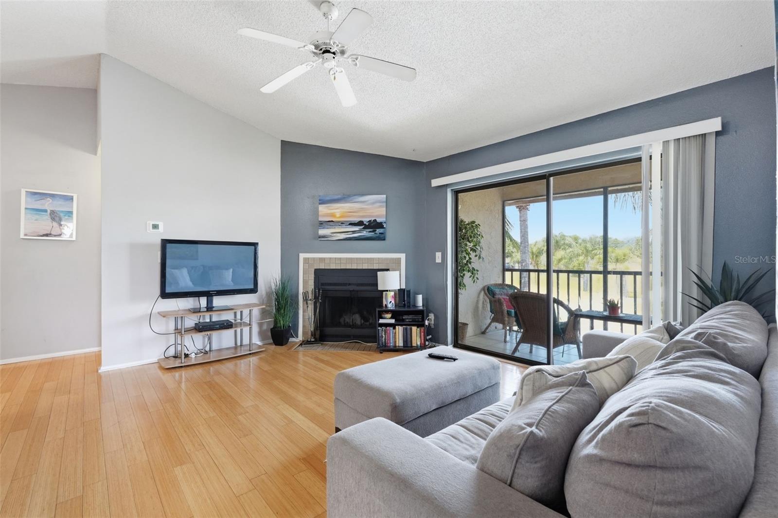 HUNTERS GLEN CONDO - Residential