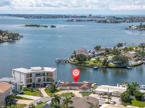 Photo of 6505 Debbie Lane S, St Petersburg, FL 33707 (MLS # TB8544531)