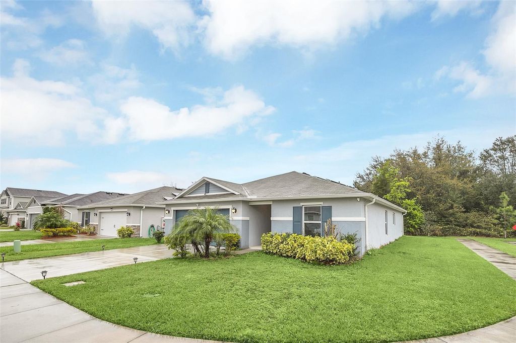 Photo of 1877 River Crest Avenue, Saint Cloud, FL 34771 (MLS # S5146457)