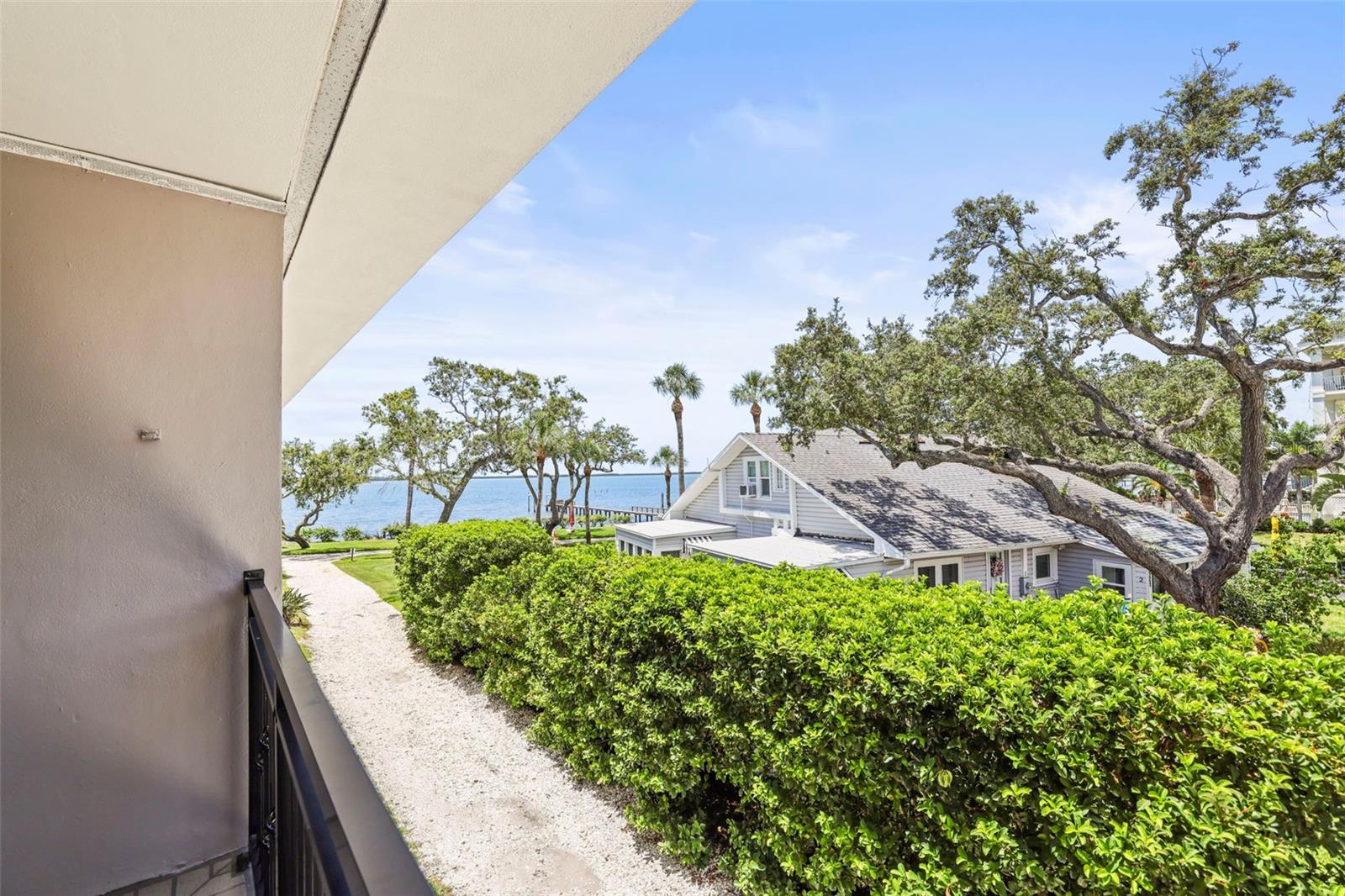 1101 VICTORIA DRIVE 22