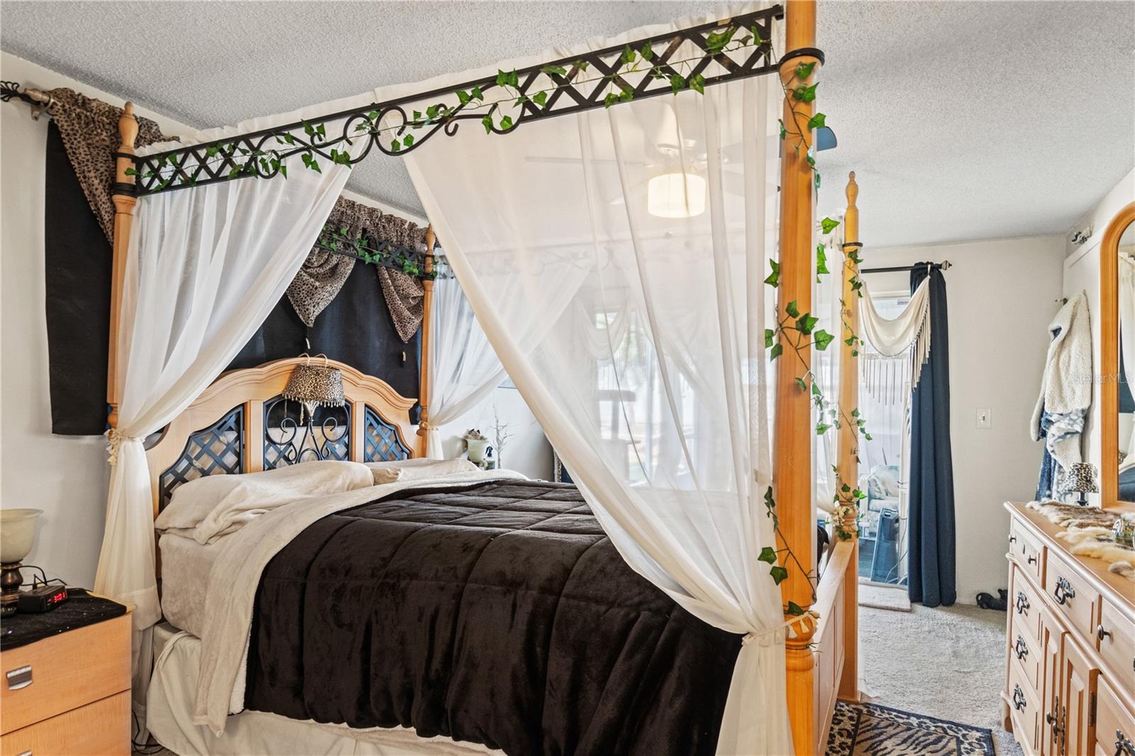 BEACON LAKES NORTH BAY VILLAGE - Residential