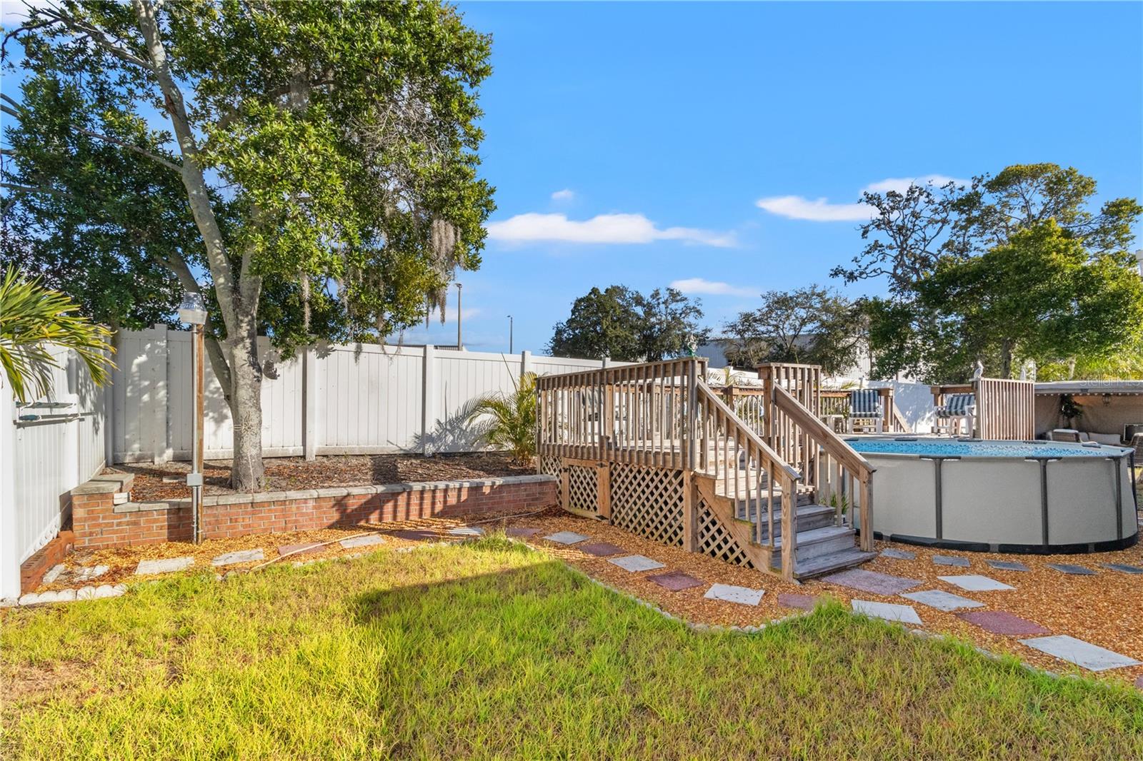 BEACON LAKES NORTH BAY VILLAGE - Residential