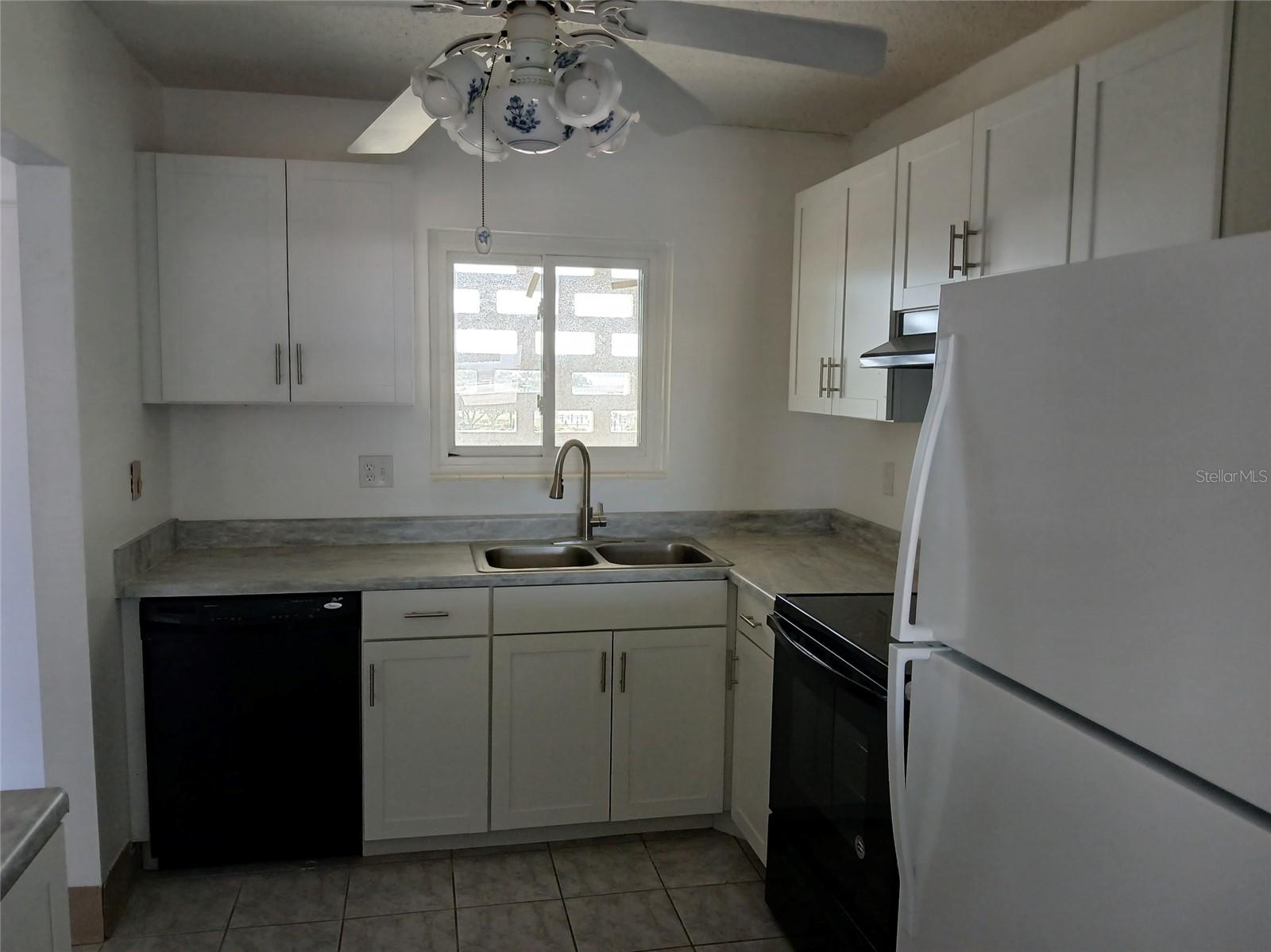 RIVERSIDE CONDO - Residential Lease