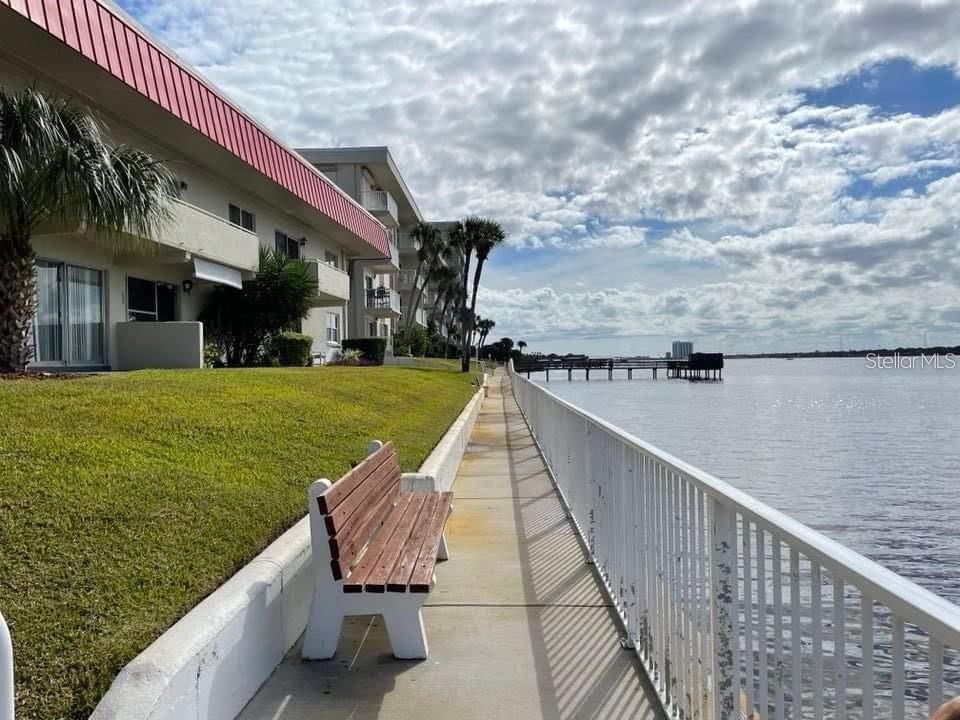 RIVERSIDE CONDO - Residential Lease