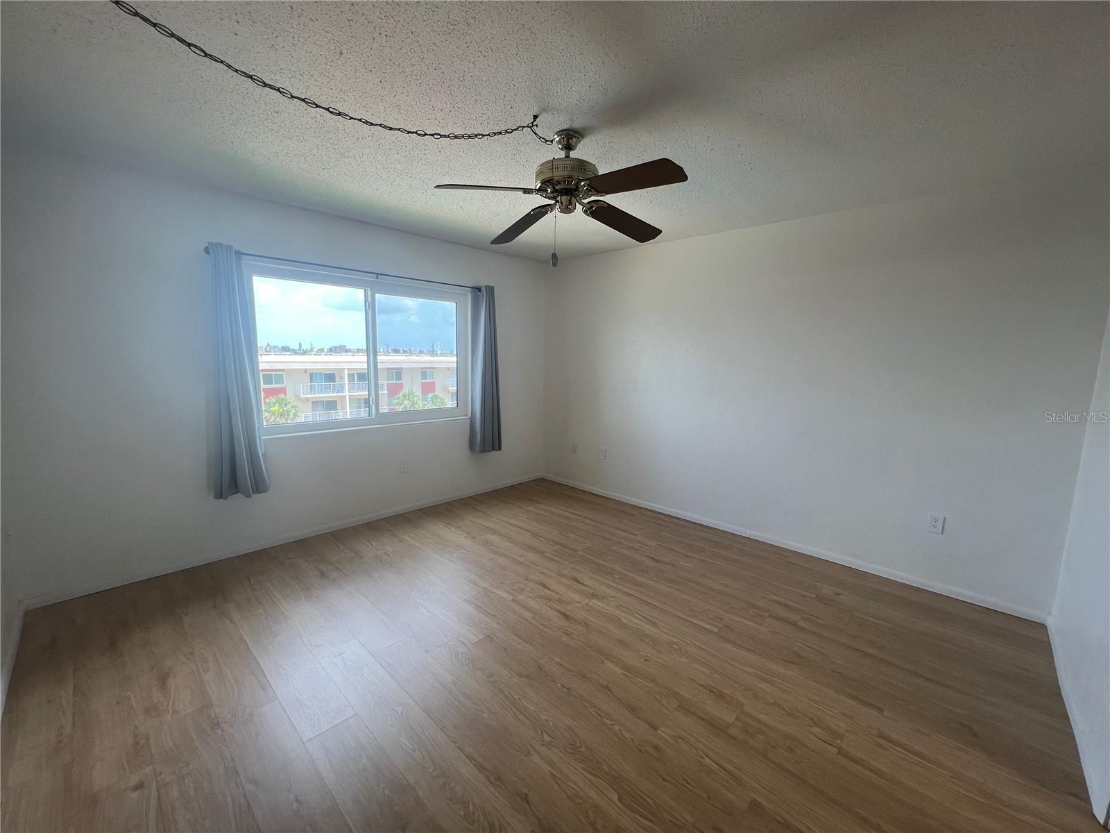 RIVERSIDE CONDO - Residential Lease