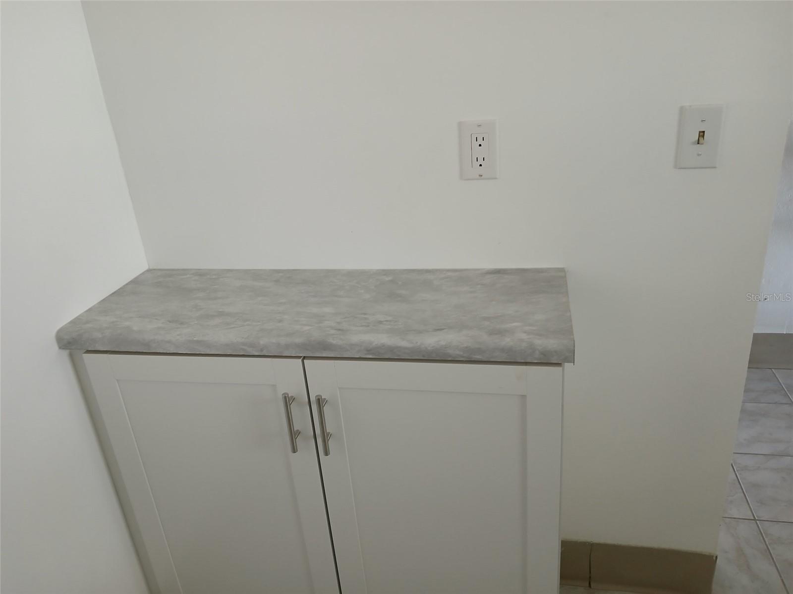 RIVERSIDE CONDO - Residential Lease