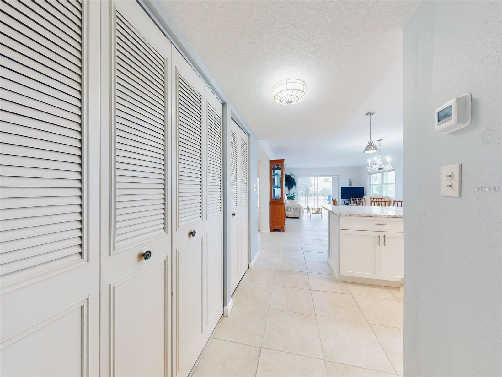 325 CAUSEWAY E 203