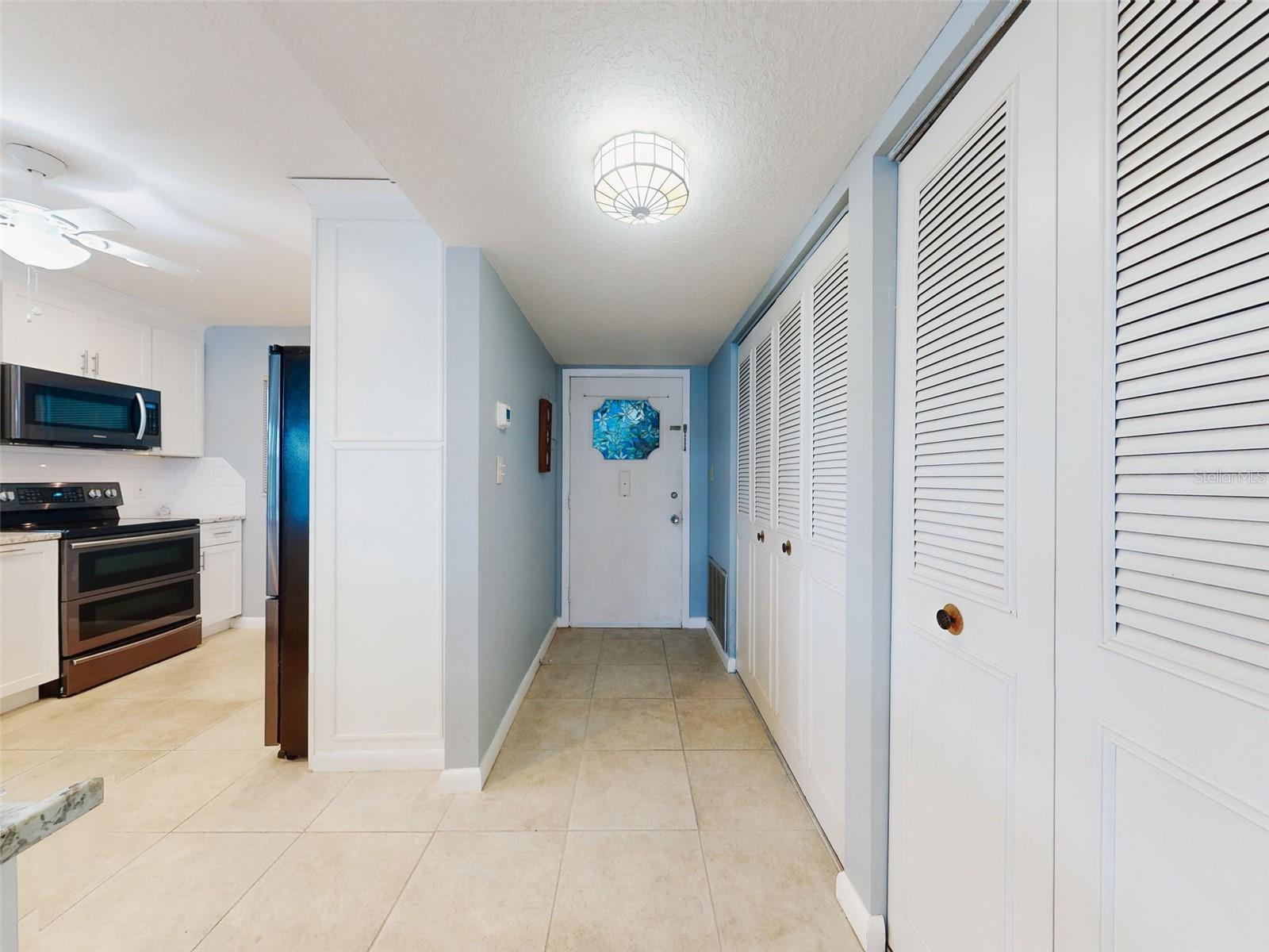 325 CAUSEWAY E 203