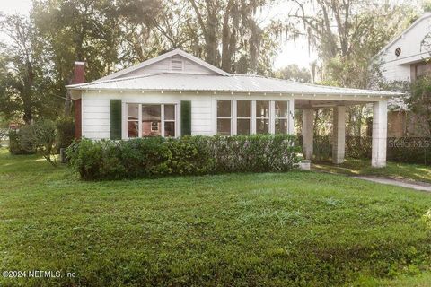 Photo of 762 N Walnut Street, Starke, FL 32091 (MLS # GC531485) Photo of 762 N Walnut Street, Starke, FL 32091 (MLS # GC531485)