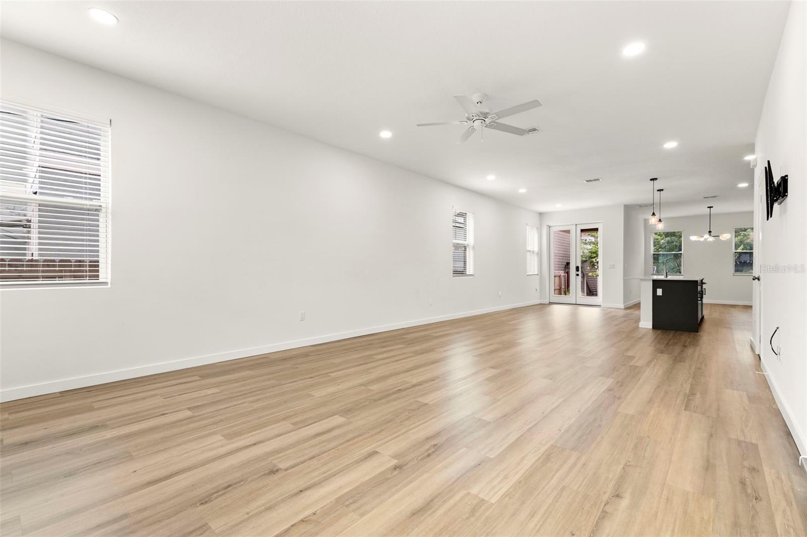 210 E COLUMBUS DRIVE 1-3