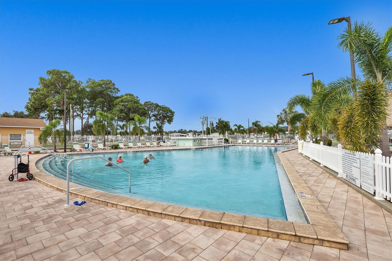 TRI-PAR ESTATES - Residential