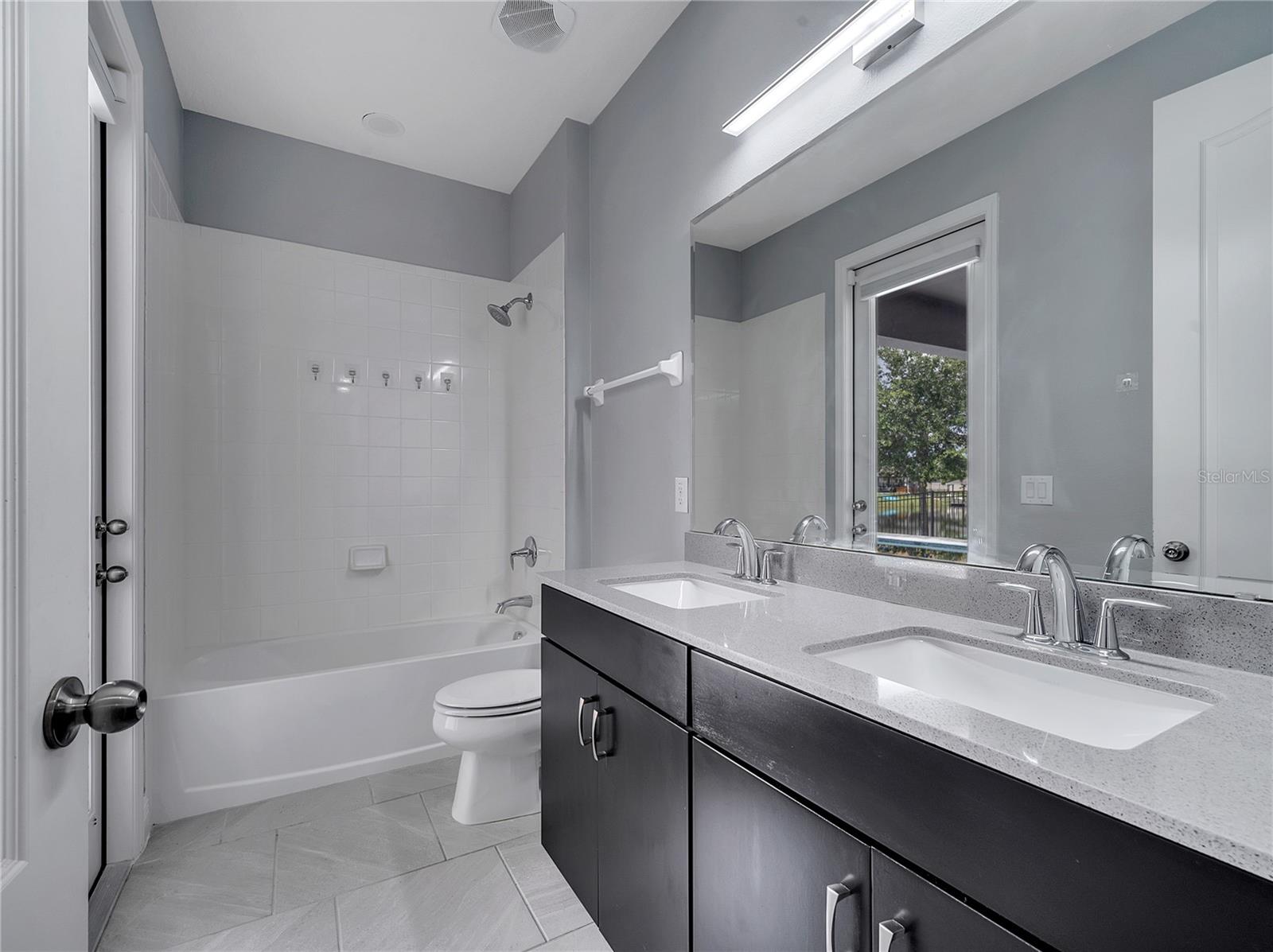 HANOVER LAKES PH 1 - Residential Lease