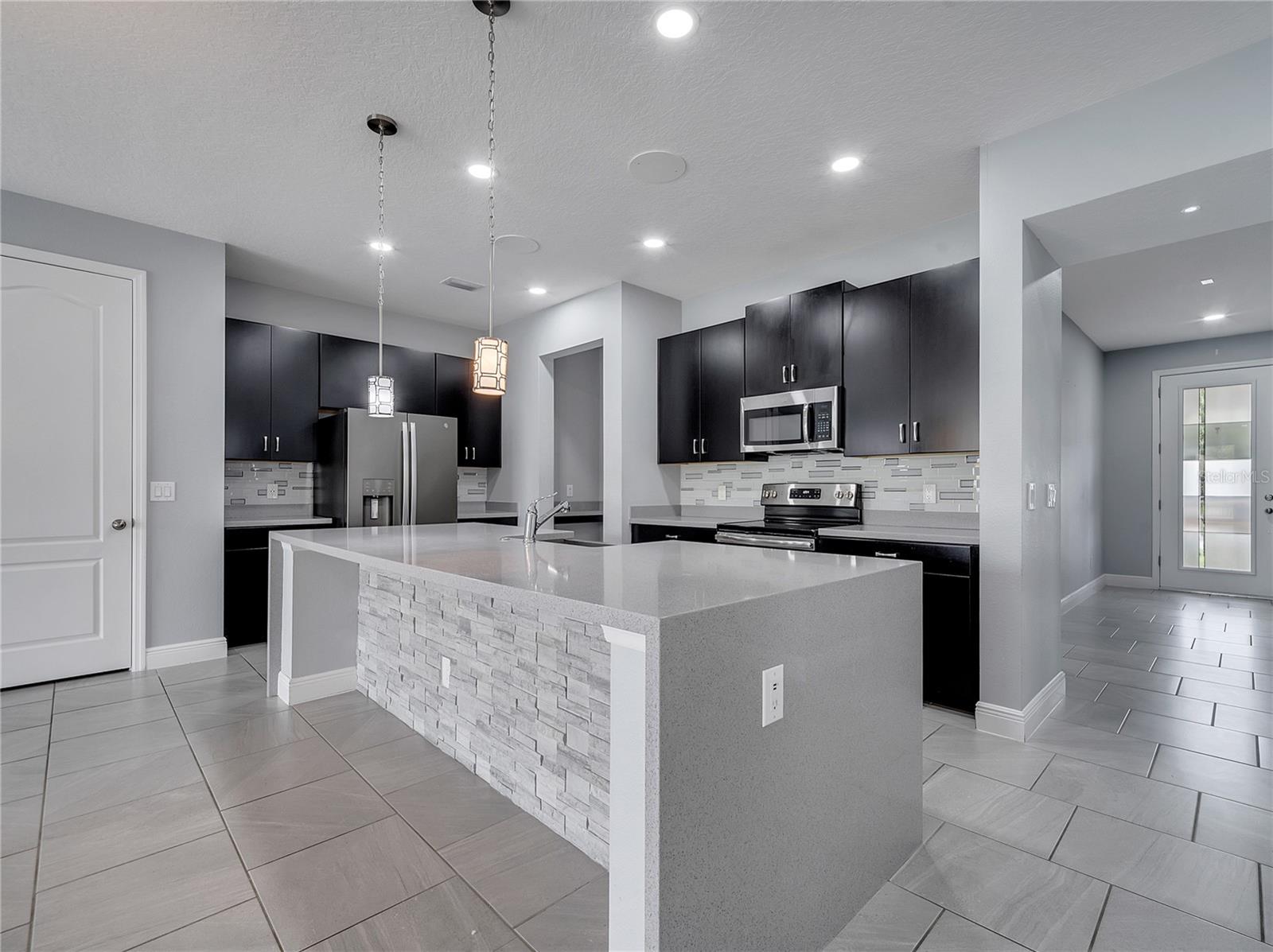HANOVER LAKES PH 1 - Residential Lease