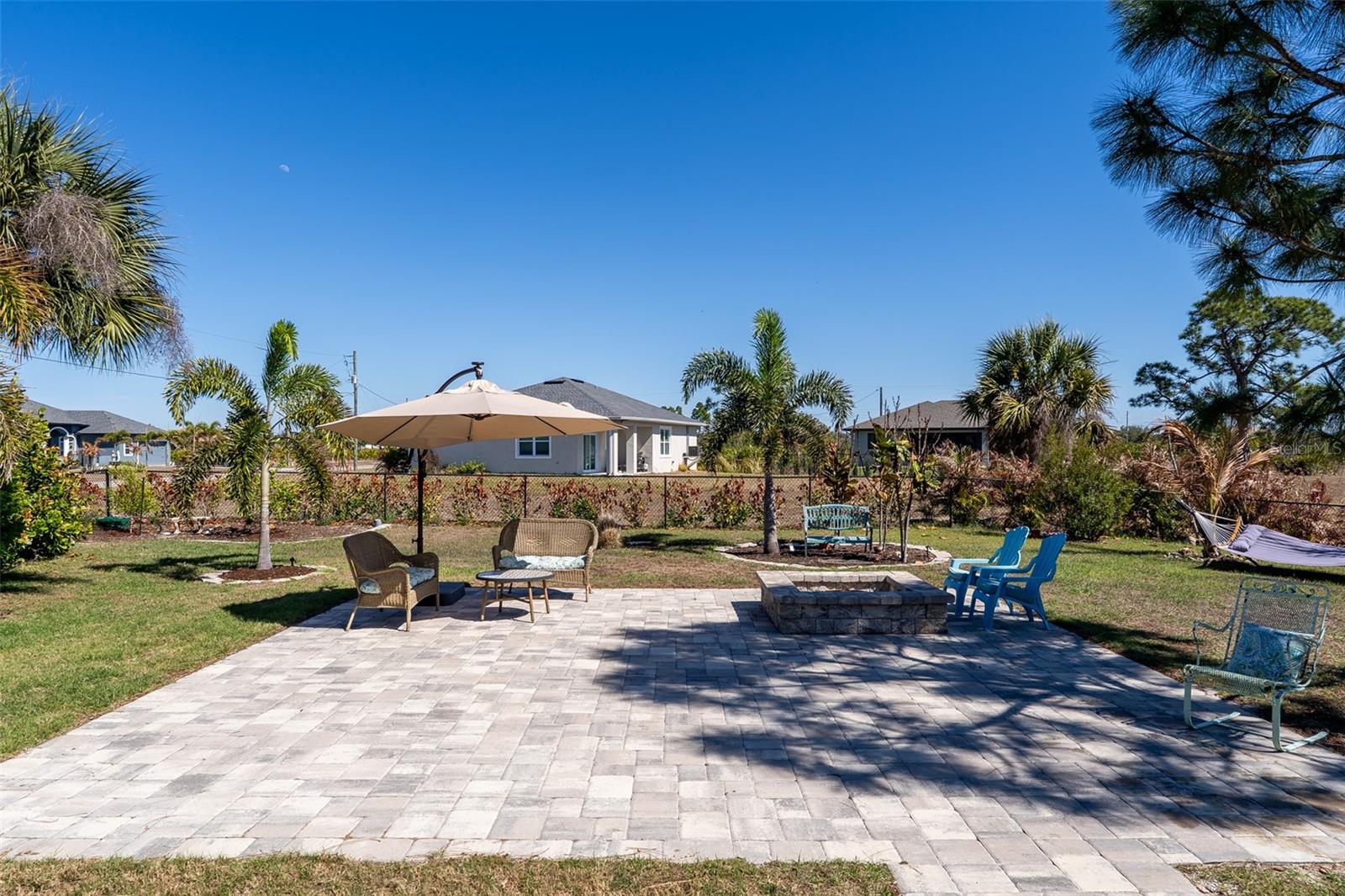 ROTONDA LAKES - Residential