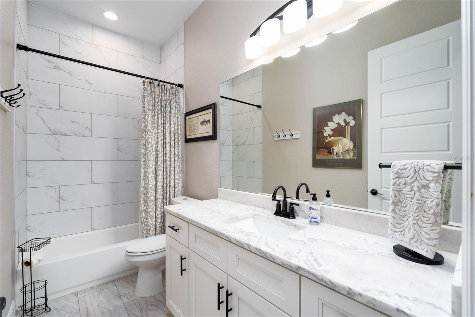 ROTONDA LAKES - Residential