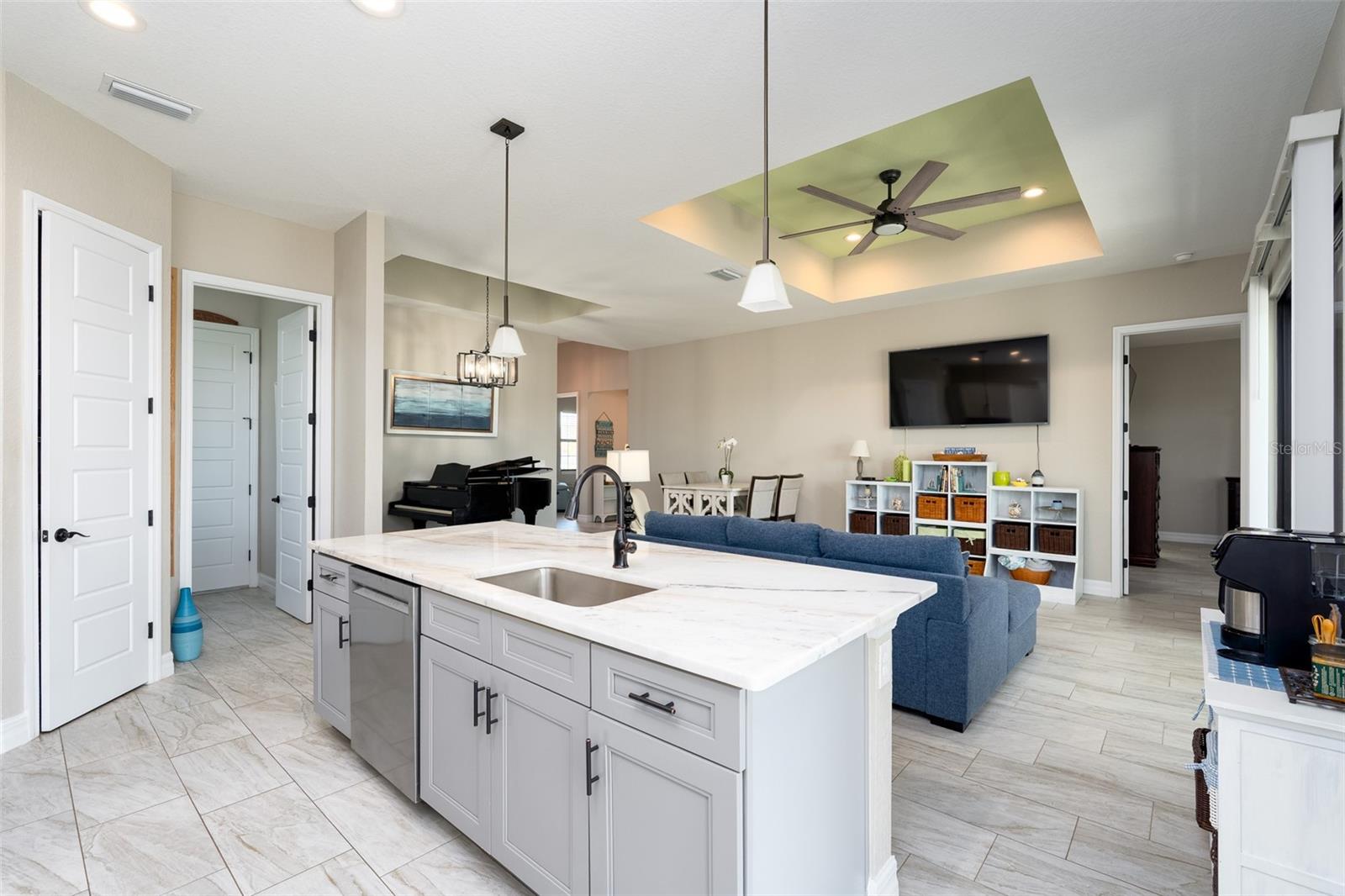 ROTONDA LAKES - Residential