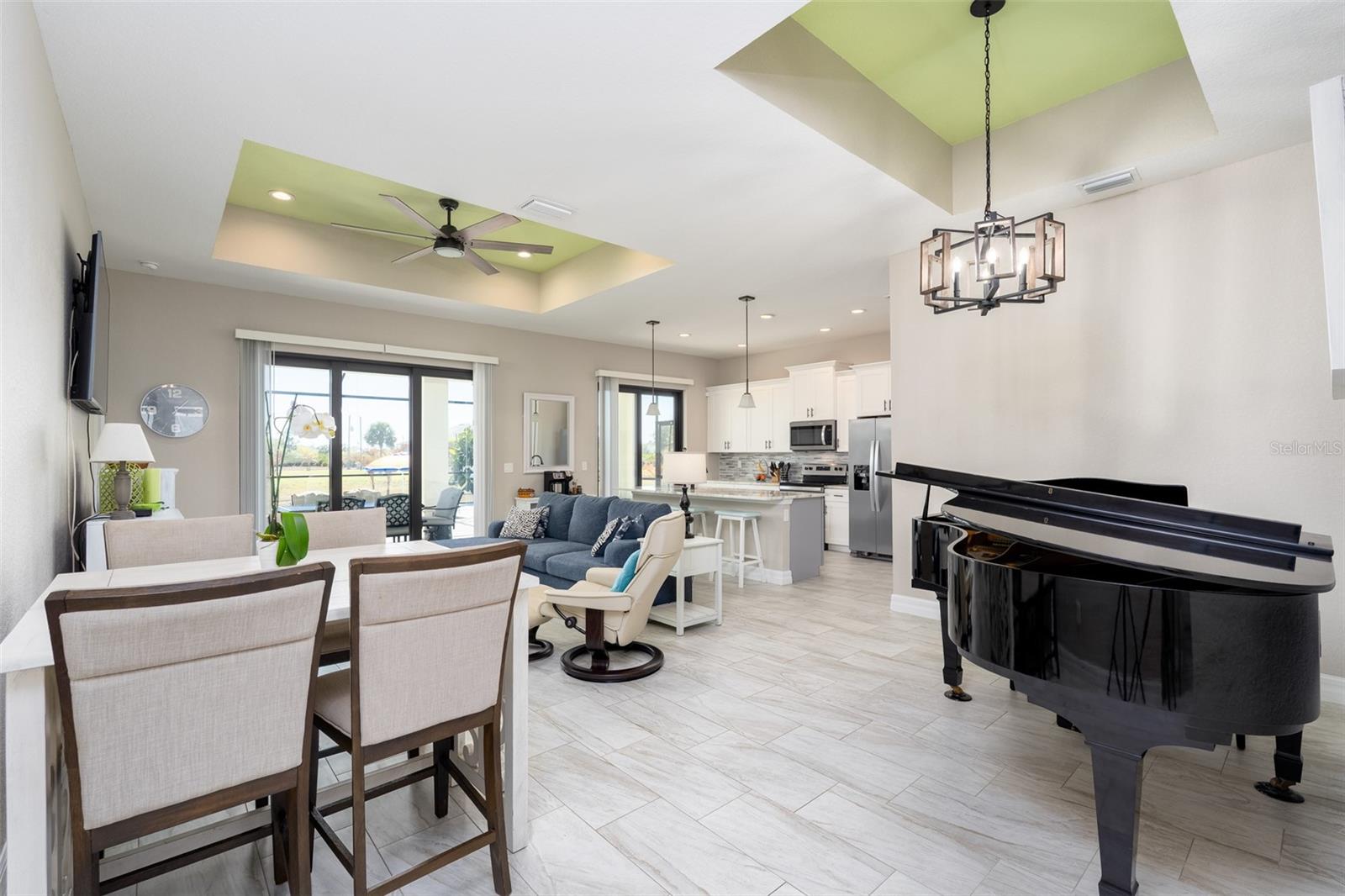 ROTONDA LAKES - Residential