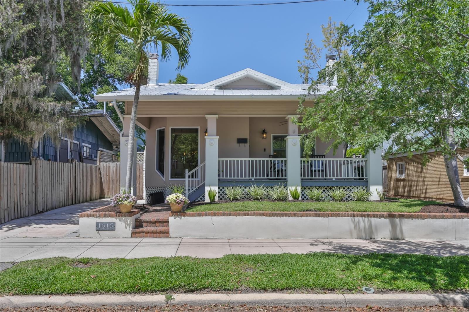 1615 W WATROUS AVENUE