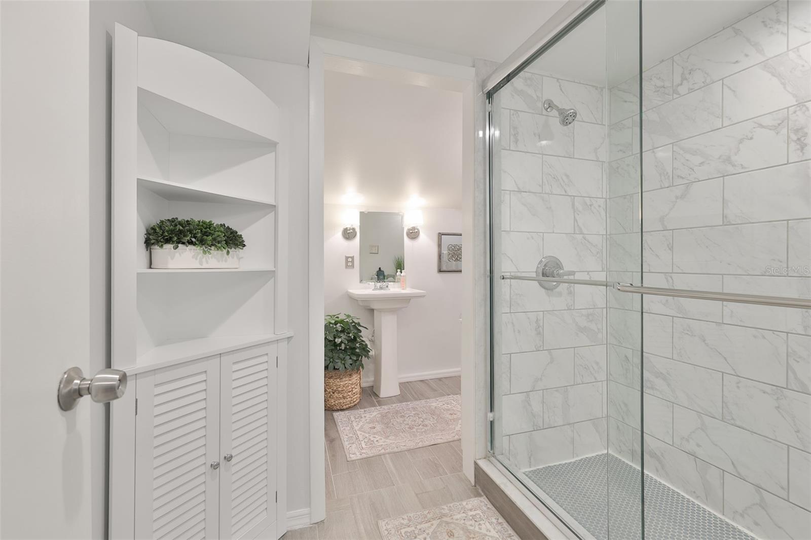 HYDE PARK WEST - Residential