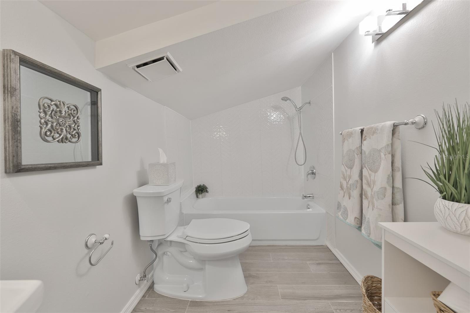 HYDE PARK WEST - Residential