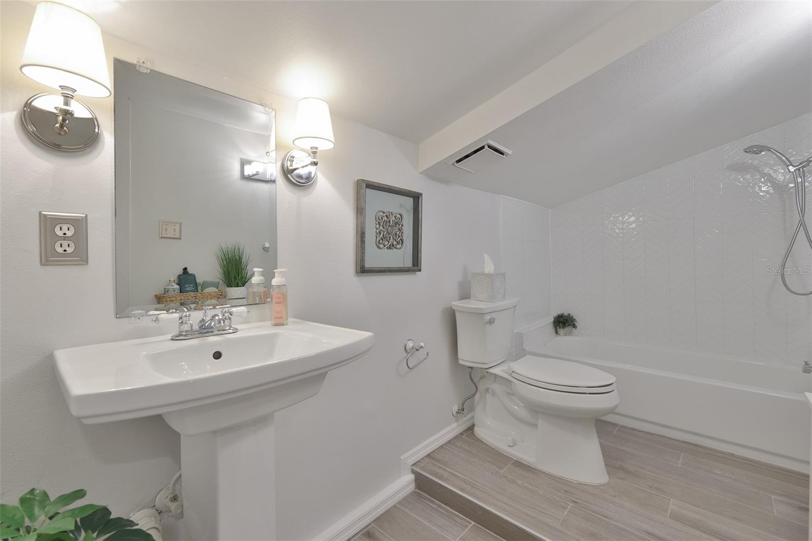 HYDE PARK WEST - Residential