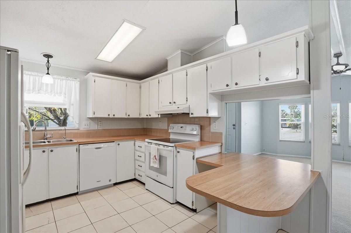 IMPERIAL LAKES ESTATES - Residential