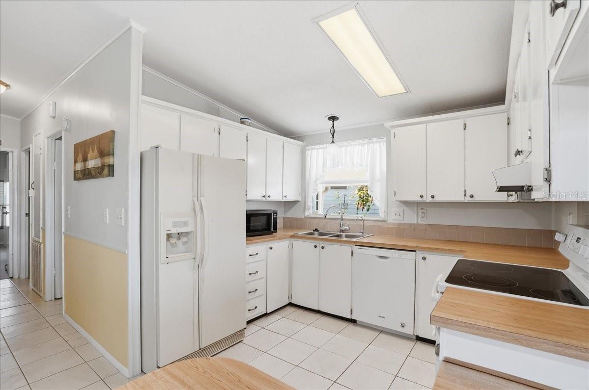 IMPERIAL LAKES ESTATES - Residential