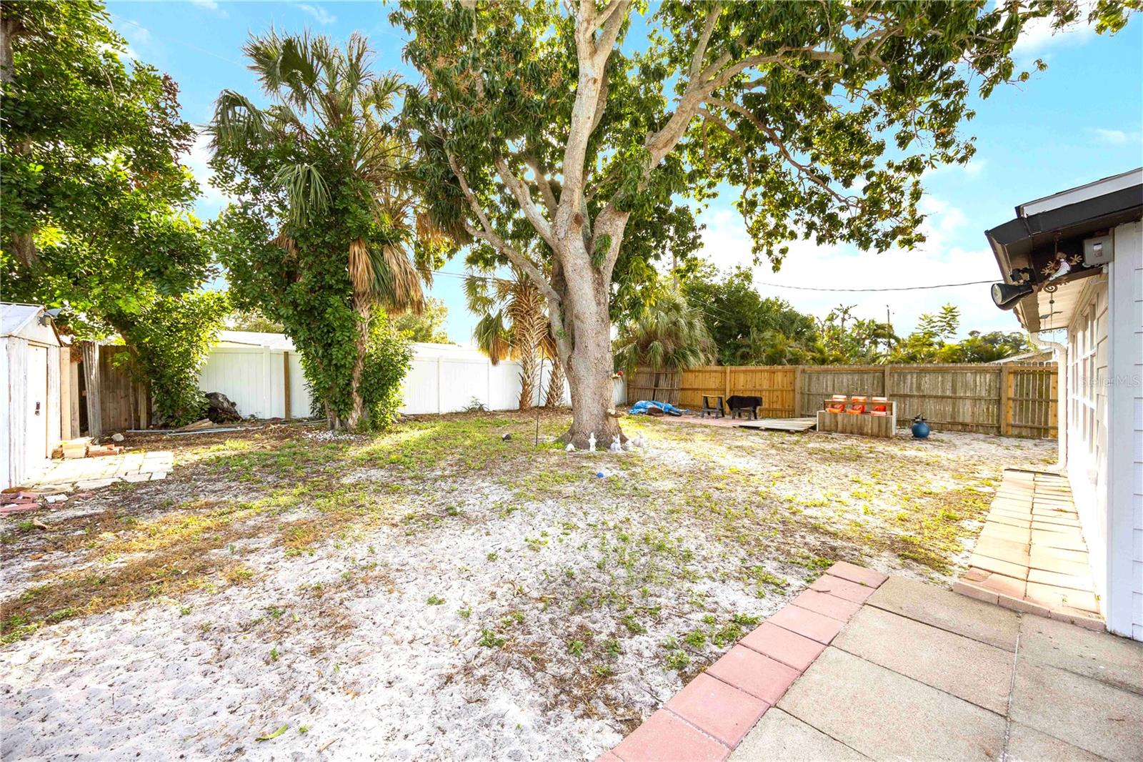 BAYSHORE GARDENS SEC 11 - Residential