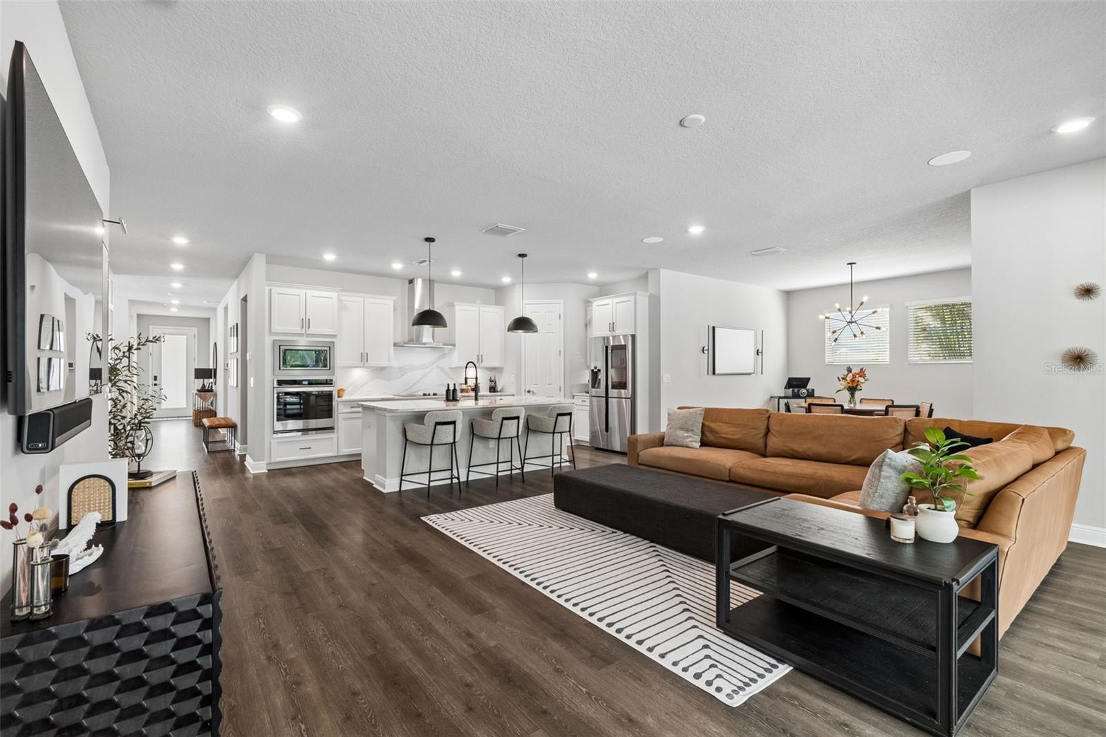 LAKESHORE OAKS SUB - Residential